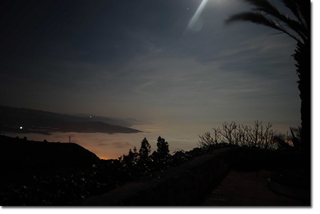 The-view-in-full-moonlight-from-La-Loma-Viva.-Photo-by-David-Ashwanden